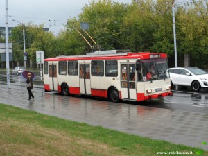 Velomeratono metu pakeisto 10 maršruto troleibusas